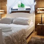 Kompleks Beskid Z Basenem I Stokiem Narciarskim - Blisko Babiej Gory 3*