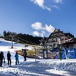 Kompleks Beskid Z Basenem I Stokiem Narciarskim - Blisko Babiej Gory