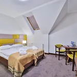 Kompleks Beskid Z Basenem I Stokiem Narciarskim - Blisko Babiej Gory Hotel