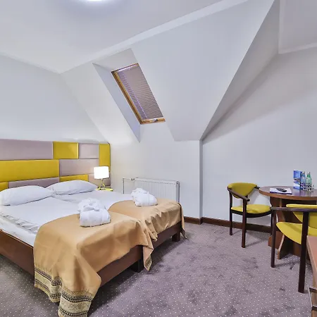 Kompleks Beskid Z Basenem I Stokiem Narciarskim - Blisko Babiej Gory 3*
