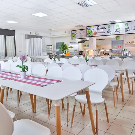 Kompleks Beskid Z Basenem I Stokiem Narciarskim - Blisko Babiej Gory Hotel